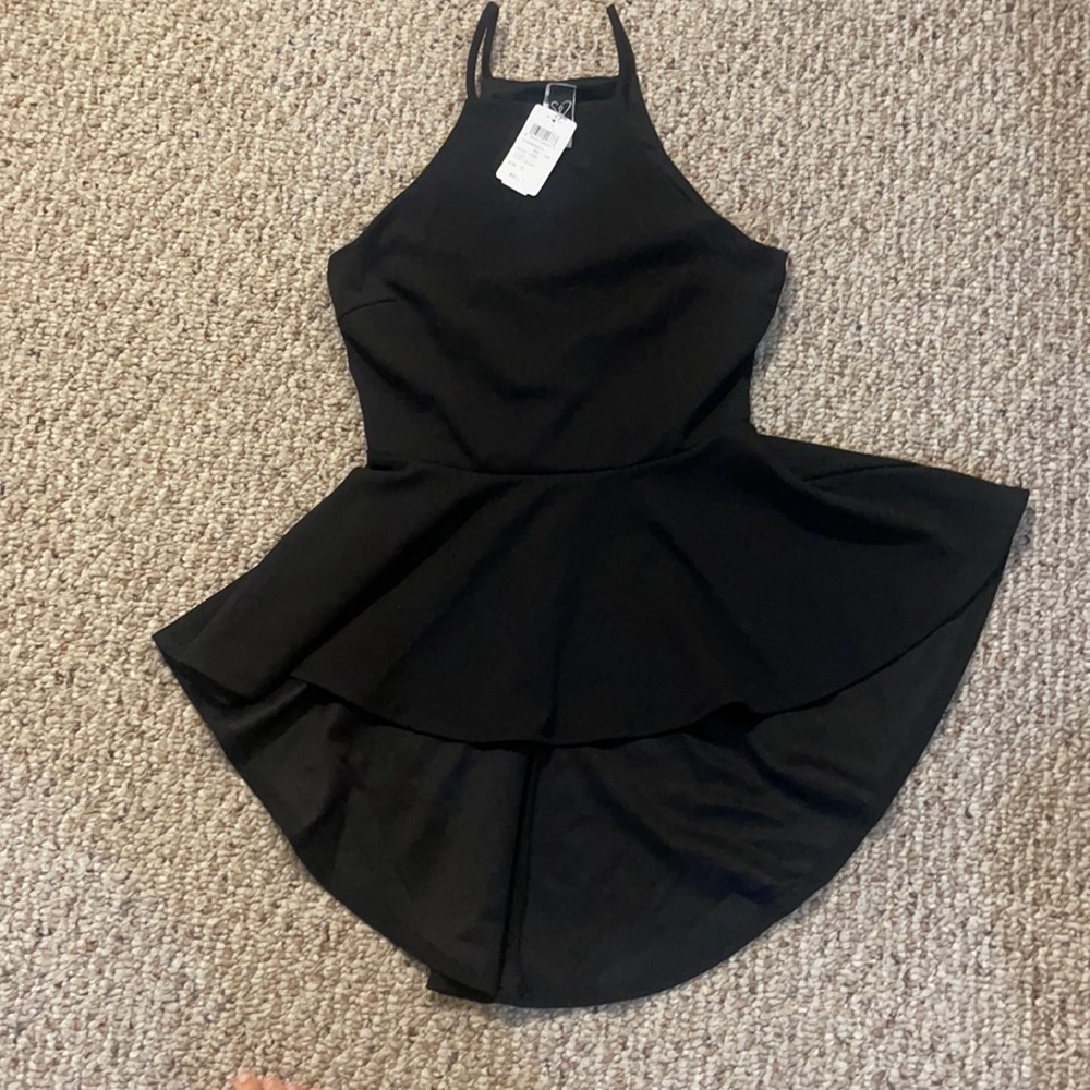 Windsor high- low black top